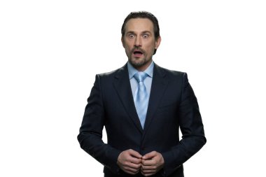 Şaşkın iyi giyimli iş adamı..