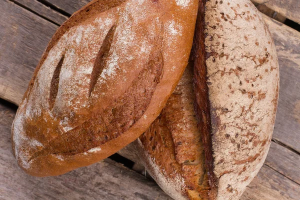 Dos panes de pan fresco. — Foto de Stock