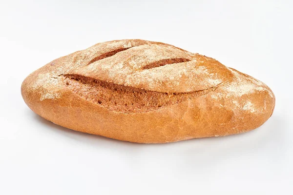 Pan de pan orgánico sobre fondo blanco. — Foto de Stock