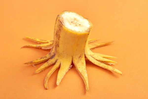 Plátano pelado en forma de tocón. — Foto de Stock