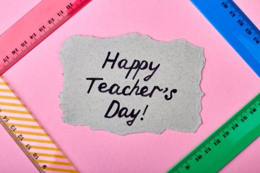 Mutlu öğretmenler gününün renkli tasarımı.