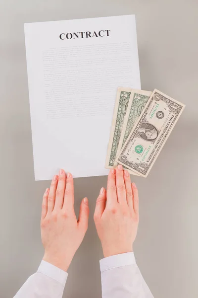 Money, contract and female hands on the table. — Stock Photo, Image