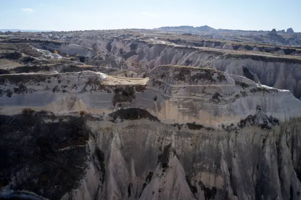 Hermosa vista del valle de Capadocia con formaciones geológicas — Foto de Stock