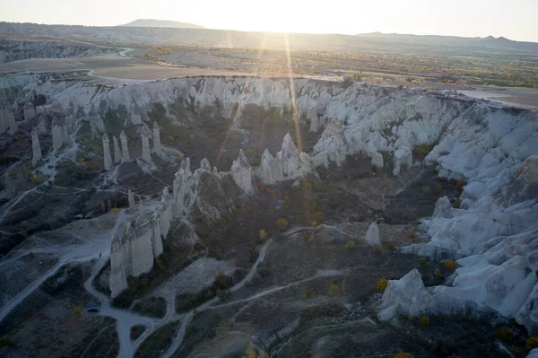 Puesta de sol vista panorámica al valle de Goreme. — Foto de Stock