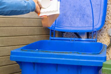 Plastik dünyada üretilen birçok plastik ambalaj için büyük bir sorundur.