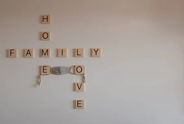 Casa família e amor em quarentena — Fotografia de Stock