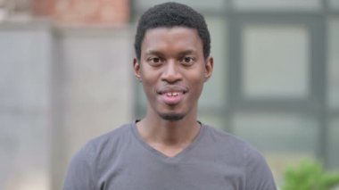 Başarılı Genç Afrikalı Adam 'ın Portresi