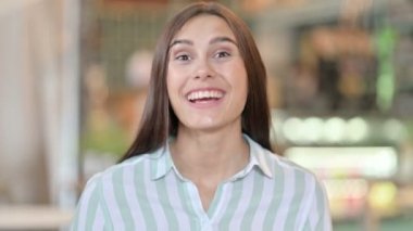 Video Sohbeti Yapan Güzel Latin Kadın Portresi