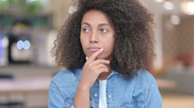 Düşünen Afrikalı Kadın Yeni Fikir, Beyin Fırtınası