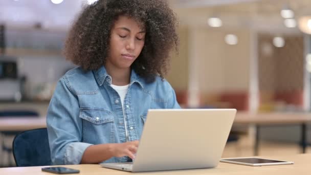 Tired African Woman Having Back Pain at Work — Stock Video