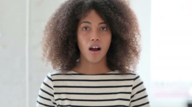 Kayıp ve Başarısızlığa Tepki Veren Afrikalı Kadın Portresi