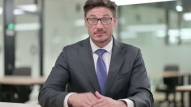 Orta Çağ İşadamı 'nın Kamerayı Gösteren Portresi