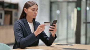 Smartphone 'da İşkadını' ndan Başarılı Çevrimiçi Ödeme 