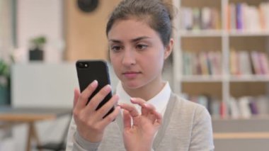 Smartphone 'da Kayıp Hintli Kadın 