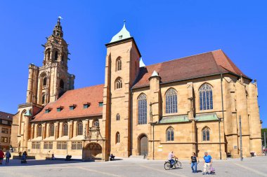Heilbronn, Almanya - Eylül 2020: Heilbronn şehir merkezindeki St. Kilisesi adı verilen Gotik salon kilisesi