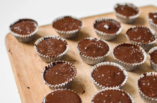 Selbstgemachte Pralinen mit Erdnussbutter 