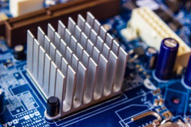 Masaüstü bilgisayar anne elektronik bileşenlerin yakın çekim