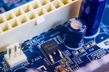 Masaüstü bilgisayar anne elektronik bileşenlerin yakın çekim