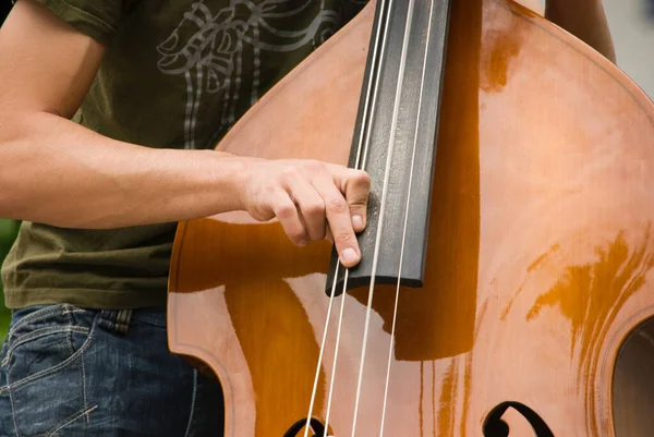 Homme Jouant Violoncelle Avec Jeans Shirt — Photo