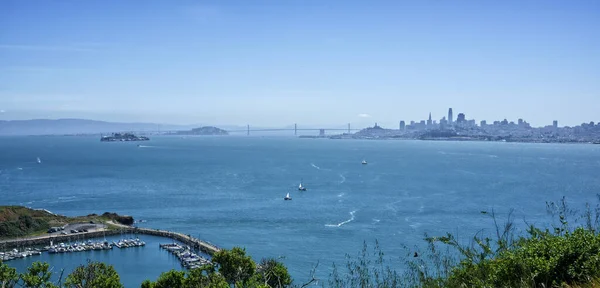 San Francisco körfezi, gemiler, tekneler ve Alcatraz
