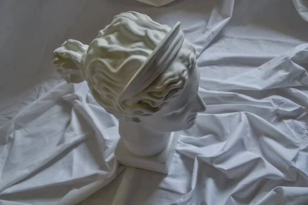 Antiga Escultura Grega Gesso Branco Cabeça Mármore Diana Fundo Tecido — Fotografia de Stock