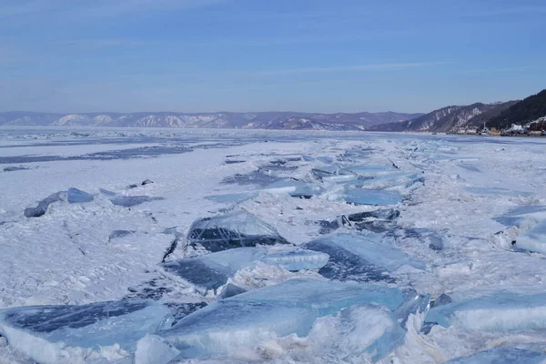 Large Iridescent Crystals White Blue Ice Floes Cracks Glow Light — Stock Photo, Image