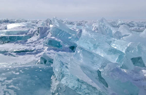 Large Iridescent Crystal Blue White Ice Floes Cracks Shine Light — Stock Photo, Image