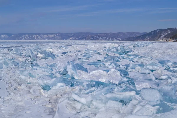 Large Iridescent Crystals White Blue Ice Floes Cracks Glow Light — Stock Photo, Image