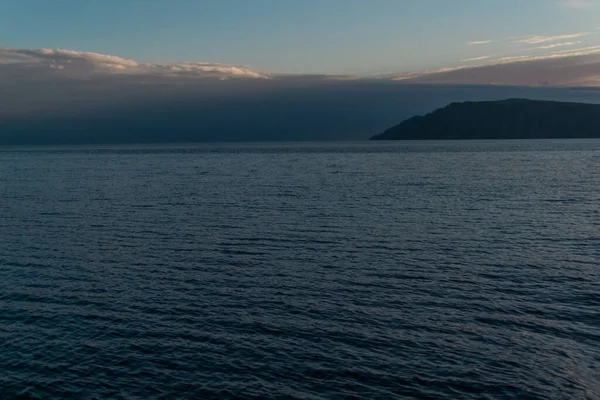 Vista Della Limpida Calma Ondulata Acqua Blu Del Lago Baikal — Foto Stock