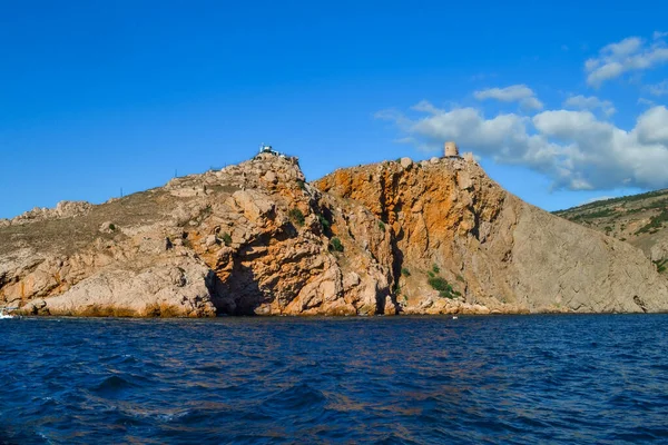Czerwony Żółty Kamienne Klify Wybrzeże Morza Czarnego Jasny Zachód Słońca — Zdjęcie stockowe