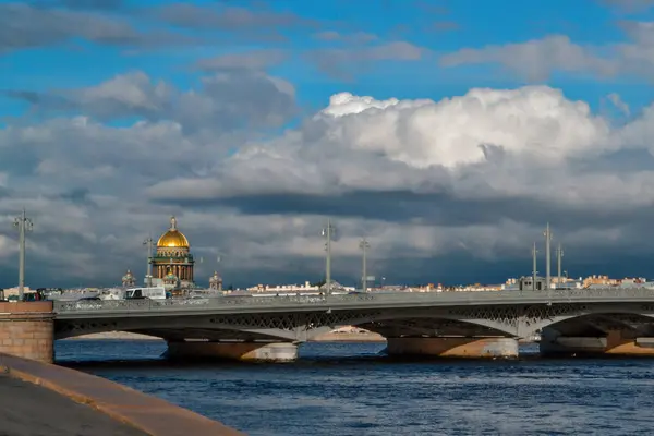 Санкт Петербурзький Великий Міст Благовешенського Через Блакитну Річку Нева Світлі — стокове фото