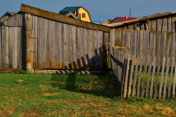 Glatter Russischer Holzzaun Licht Der Sonne Mit Schönem Schatten Auf — Stockfoto