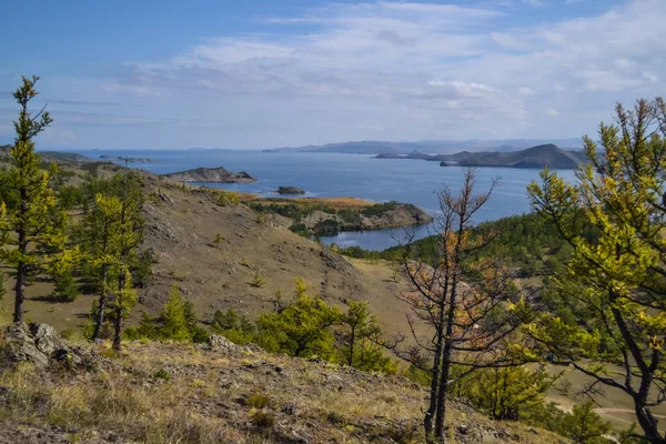 Herfst Uitzicht Baai Van Het Baikalmeer Met Eilanden Schiereilanden Bergen — Stockfoto