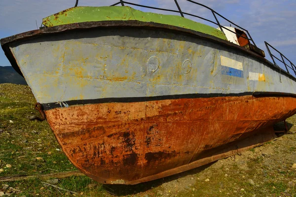 Fond Rouge Gris Navire Vieux Bateau Abandonné Rouillé Trouvent Sur — Photo