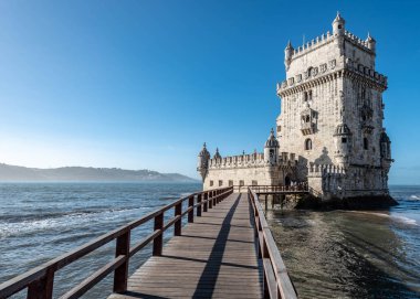 Lizbon, Portekiz 'deki Tagus Nehri üzerindeki Belem Kulesi
