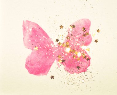 Altın glitter ve vintage nostaljik renklerde pembe suluboya kelebek üzerinde parlak yıldız.