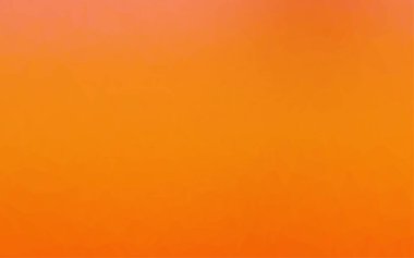 Üçgenler parlak ton renkleriyle yüzeye çıkar. Belirsiz soyut çizimler ve gradyan. İşiniz için yepyeni bir tasarım.  