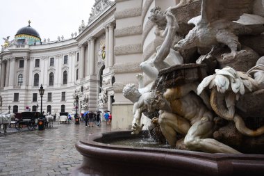 Vienna, Avusturya - 29 Ağustos 2018: Neue Burg, Hofburg Sarayı'nın new castle. Heldenplatz müzede.