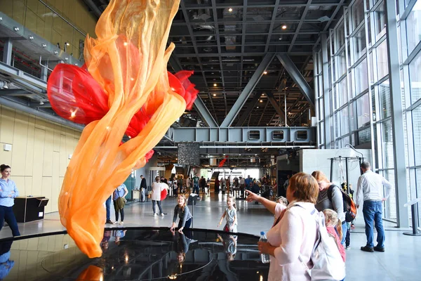 Varşova, Polonya-Temmuz 14, 2018: Büyük bilim merkezi. Etkileşimli Çocuk Müzesi geliştirme.