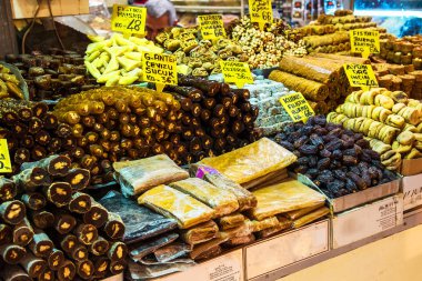 Istanbul, Türkiye. Kapalıçarşı, ürün çeşitliliği.