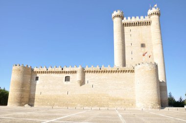 Majesteleri Portico, Santa Mara Kolej Kilisesi 'nin eski kapısı. Belediye Başkanı Toro, Zamora.
