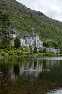 Kylemore Manastırı İrlanda 'nın Galway ilçesinde yer almaktadır..