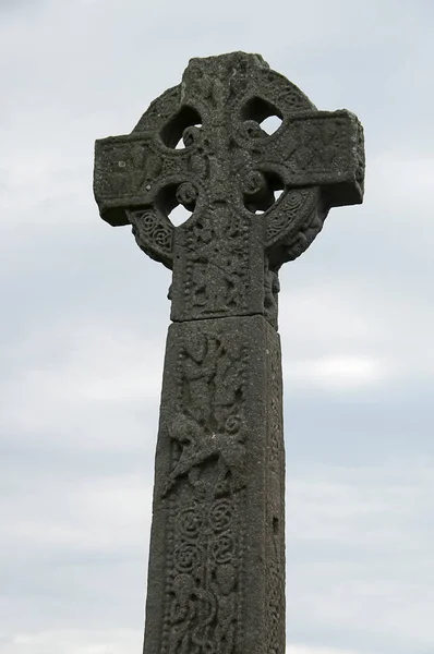 Кельтский Крест Небе Облаками Драмклиффе Ирландия — стоковое фото