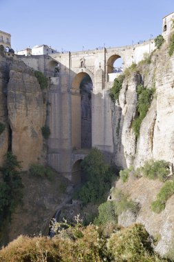 Ronda, Malaga, Endülüs, İspanya 'daki Guadalevin Nehri üzerindeki yeni köprü