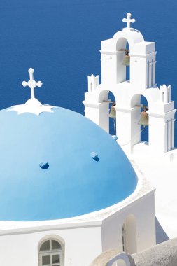 Mavi Kubbe Aziz Spirou Kilisesi Yunanistan 'ın Santorini adasında Firostefani' de yer almaktadır.