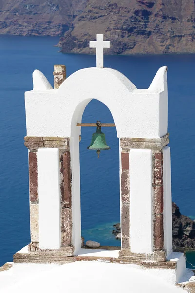 Вид Колокольню Морем Заднем Плане Санторини Греция — стоковое фото
