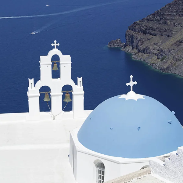 Blauwe Koepelkerk Saint Spirou Gelegen Firostefani Het Eiland Santorini Griekenland — Stockfoto