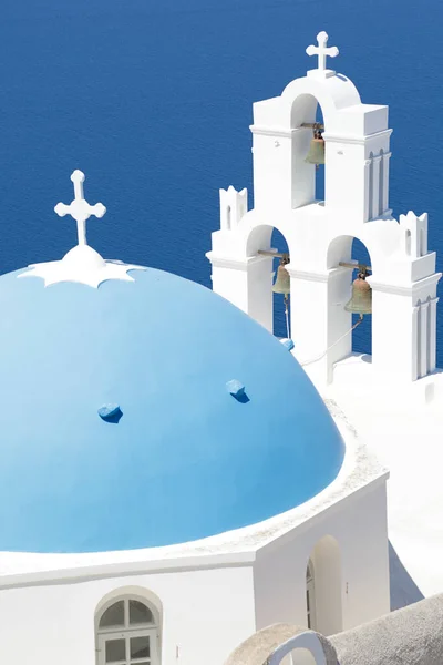 Blauwe Koepelkerk Saint Spirou Gelegen Firostefani Het Eiland Santorini Griekenland — Stockfoto