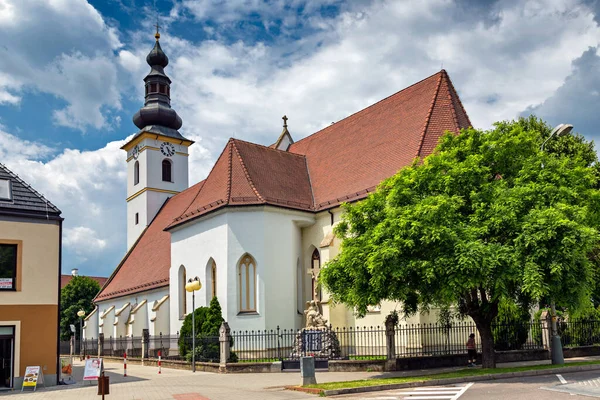 Iglesia Católica Pezinok Eslovaquia — Foto de Stock