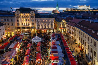 Bratislava, Vianoce, akşam, Slovensko